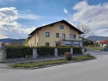 Mehrfamilienhaus Ternitz