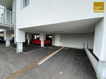 Parkplatz mit Ladestation Kritzendorf